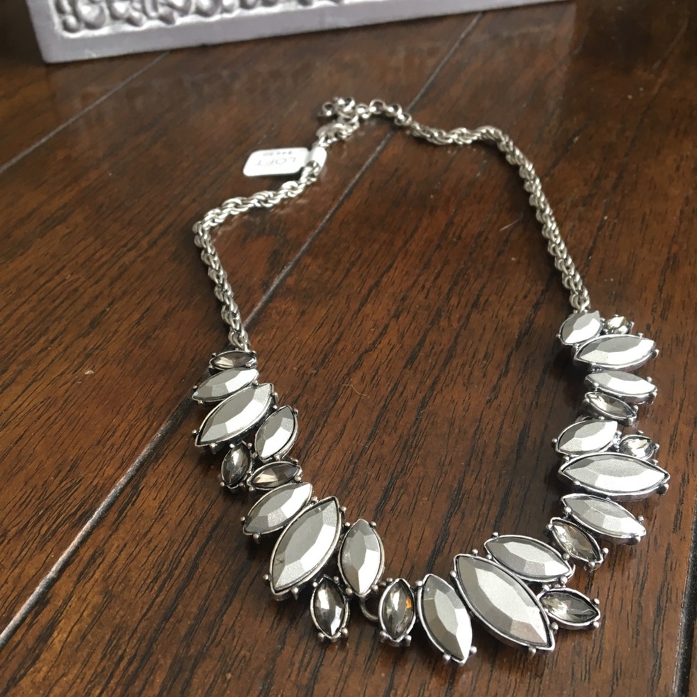 NWT loft necklace